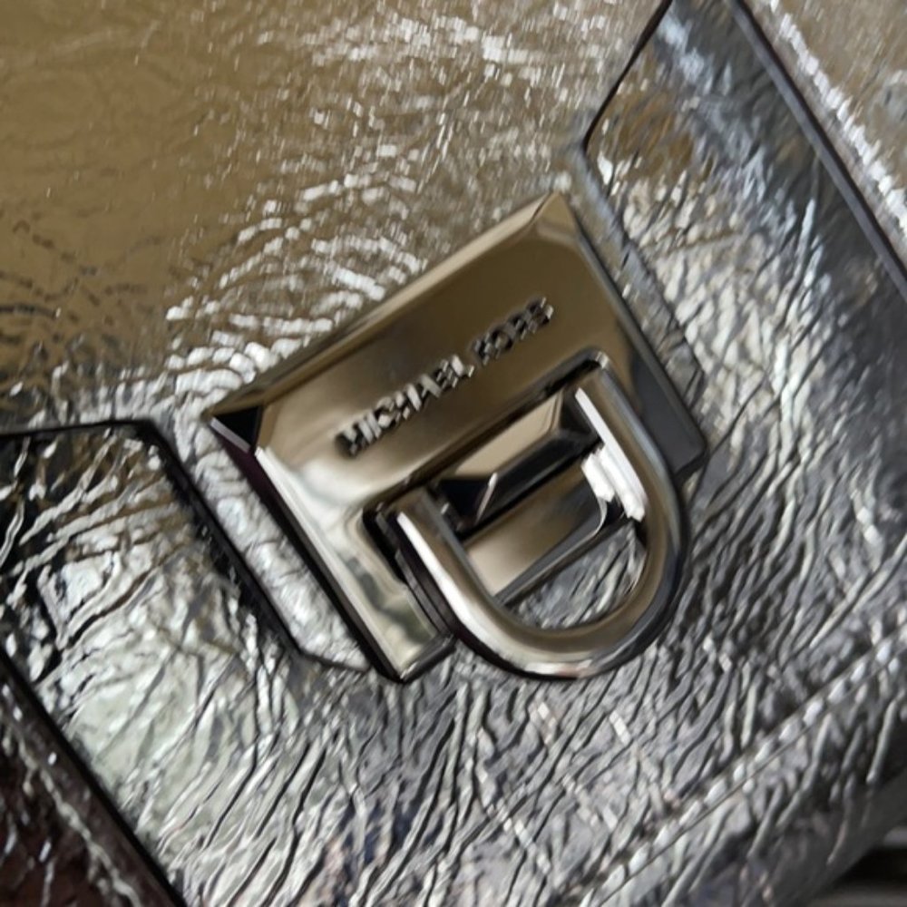 Michael Kors Manhattan Medium School Satchel - Picture 16 of 16